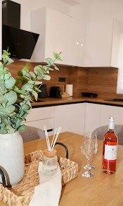Kitchen - BellaDiAnna Apartment
