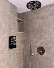 Shower - BellaDiAnna Apartment
