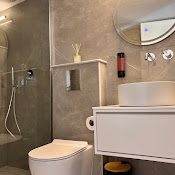 Bathroom - BellaDiAnna Apartment