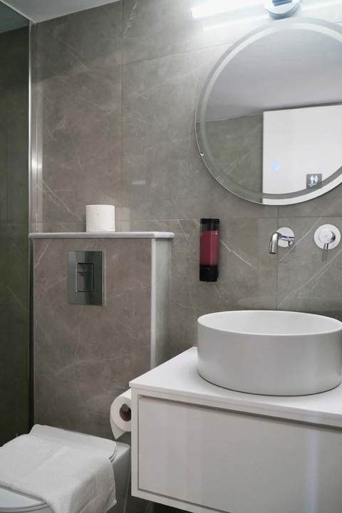Bathroom - BellaDiAnna Apartment