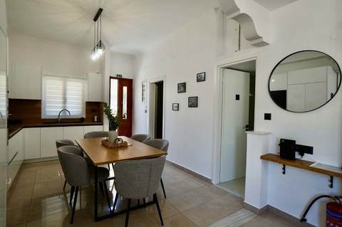 Dining & hallway - BellaDiAnna Apartment