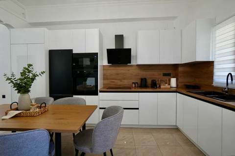 Kitchen - BellaDiAnna Apartment